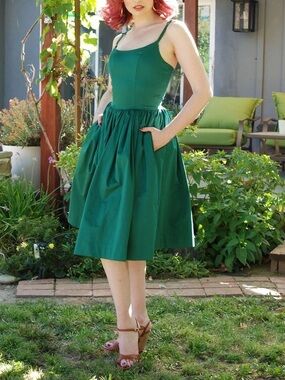 Pinup couture pinup girl clothing Jenny dress size medium in emerald green